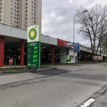 01 Einfahrt bei bp