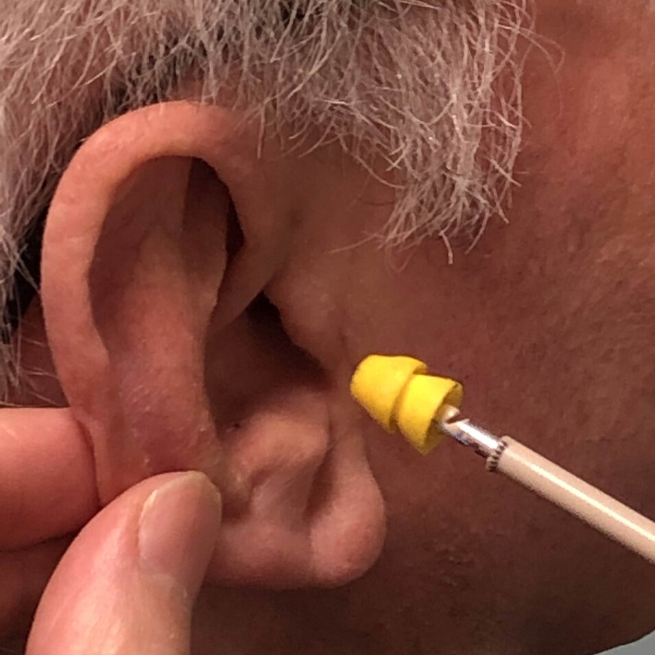 02 Lyric in den Gehörgang setzen