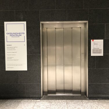 04 Lift zum Gesundheitszentrum